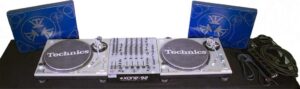 DJ-set – vinyl Pioneer S11 + PLX-CRSS12